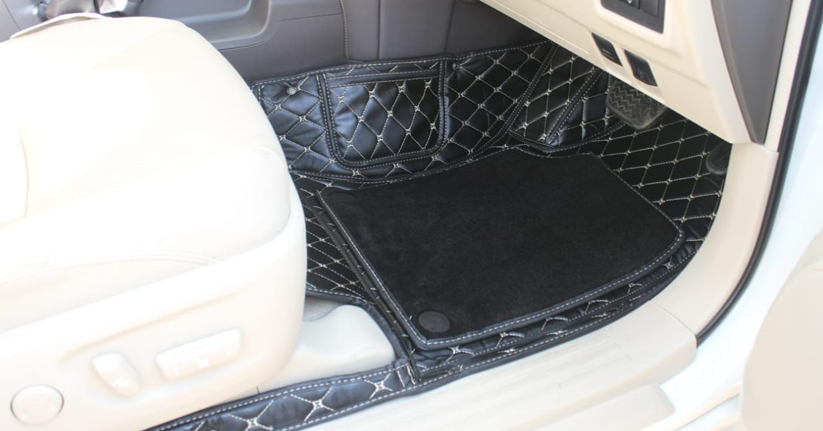 Front row 3D mat, black diamond stitch