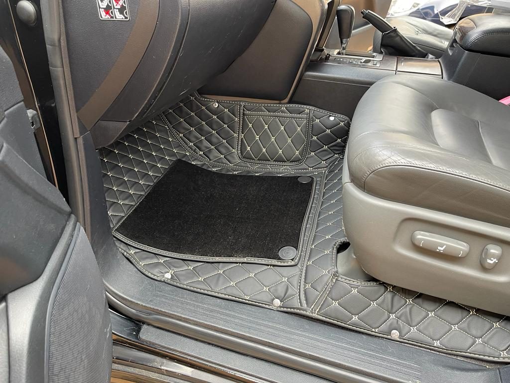 Front row 3D mat, black diamond stitch